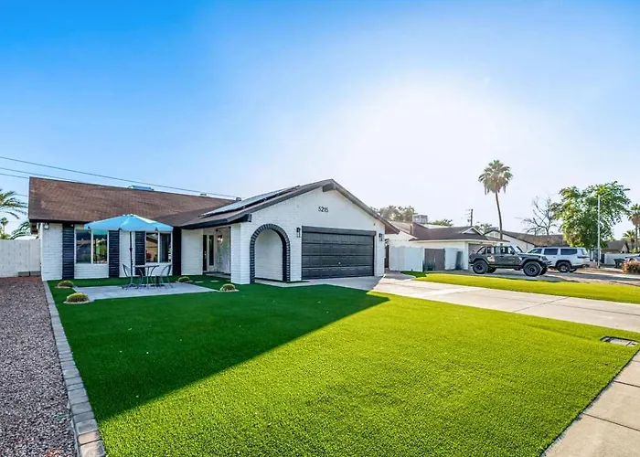 Dom wakacyjny Greenway Villa, Newly Remodeled, Pool, Putting And Patio *