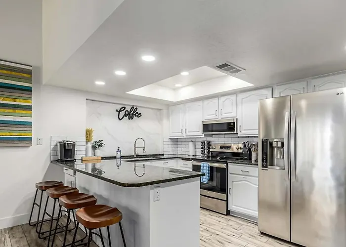 Greenway Villa, Newly Remodeled, Pool, Putting And Patio * Phoenix