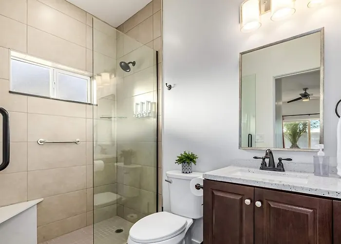 Dom wakacyjny Greenway Villa, Newly Remodeled, Pool, Putting And Patio *