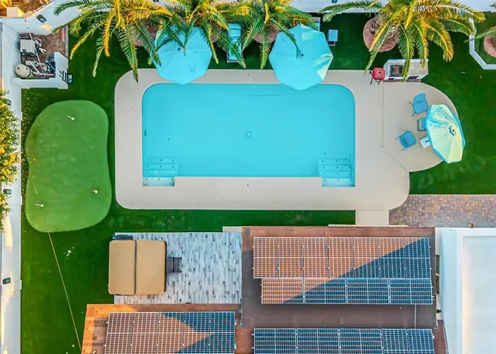 Dom wakacyjny Greenway Villa, Newly Remodeled, Pool, Putting And Patio Phoenix